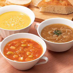 コーンポタージュ・ミネストローネ・オニオンスープの3種の贅沢なスープ