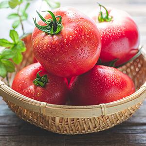 完熟トマトの甘みと酸味とデミグラスソースのコクが絶妙なトマトハヤシ